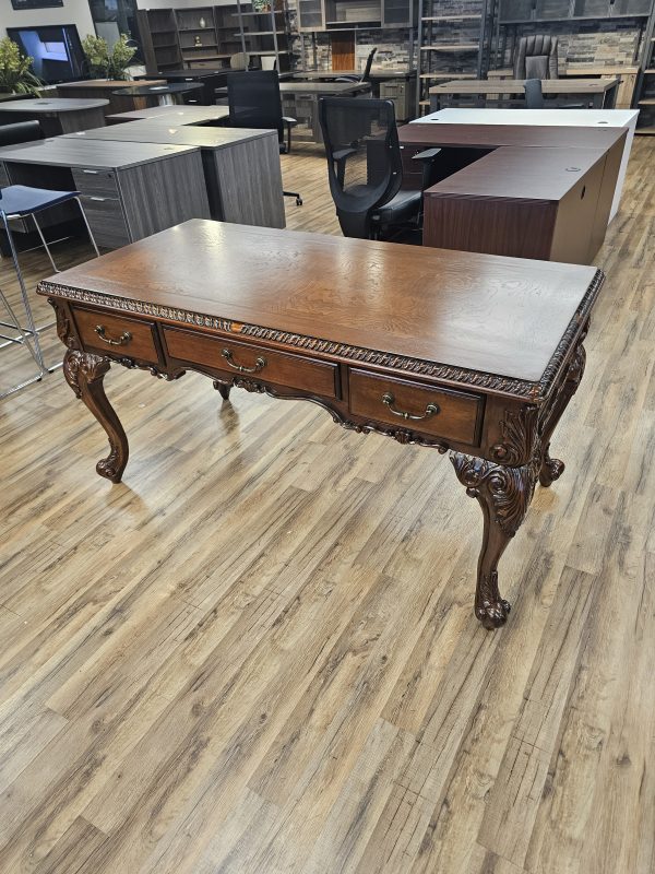 Hooker Seven Seas Desk Queen Anne Carved Legs $549.00
